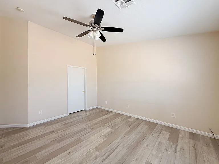 3320 Park Town St — Photo 8