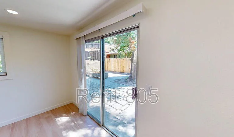8236 Edison Dr — Photo 15
