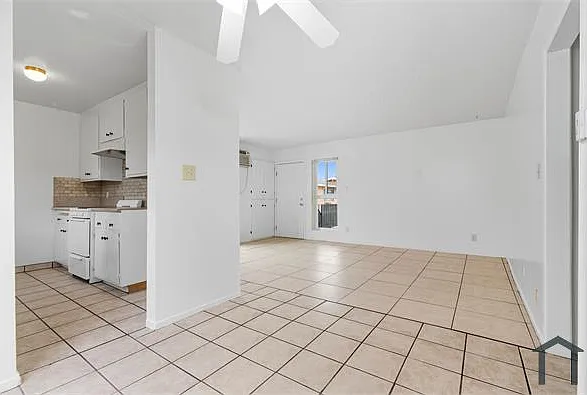 10027 Sepulveda Blvd #D — Photo 12