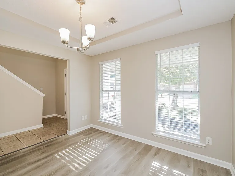 1424 Radley Cv — Photo 6