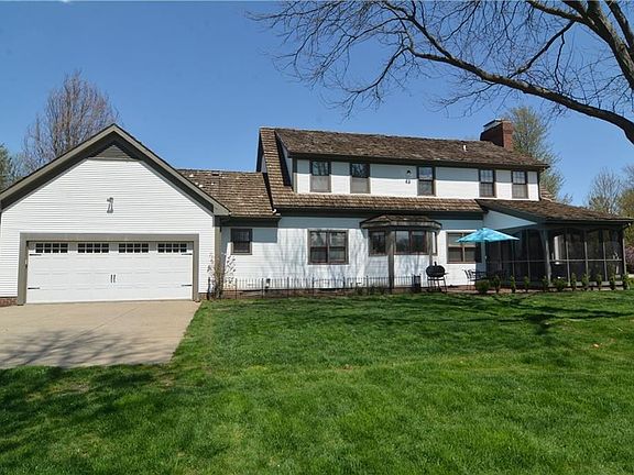2nd image of 56 Fox Trace Ln