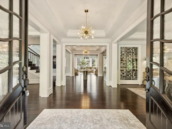 8533 Georgetown Pike, Mc Lean, VA 22102