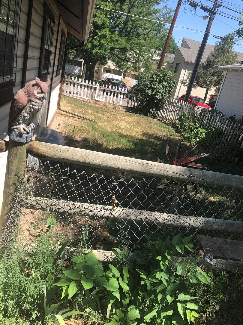 Rare 1 bedroom home with 2 car garage available NOW — Photo 3