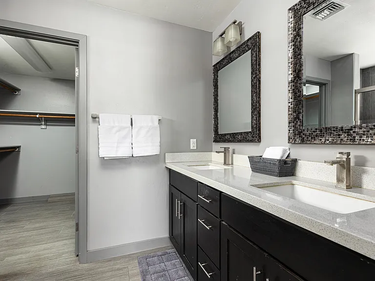 1624 S Parkside Dr — Photo 16