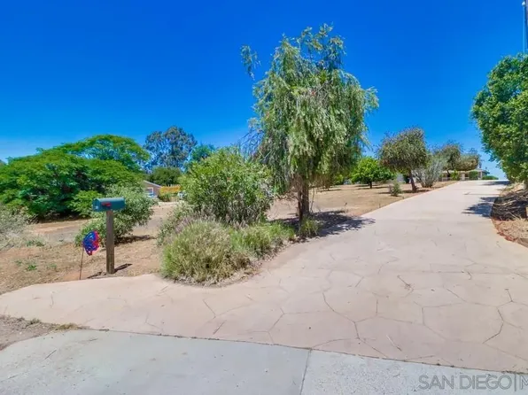 530 Mountain View Rd, El Cajon, CA 92021