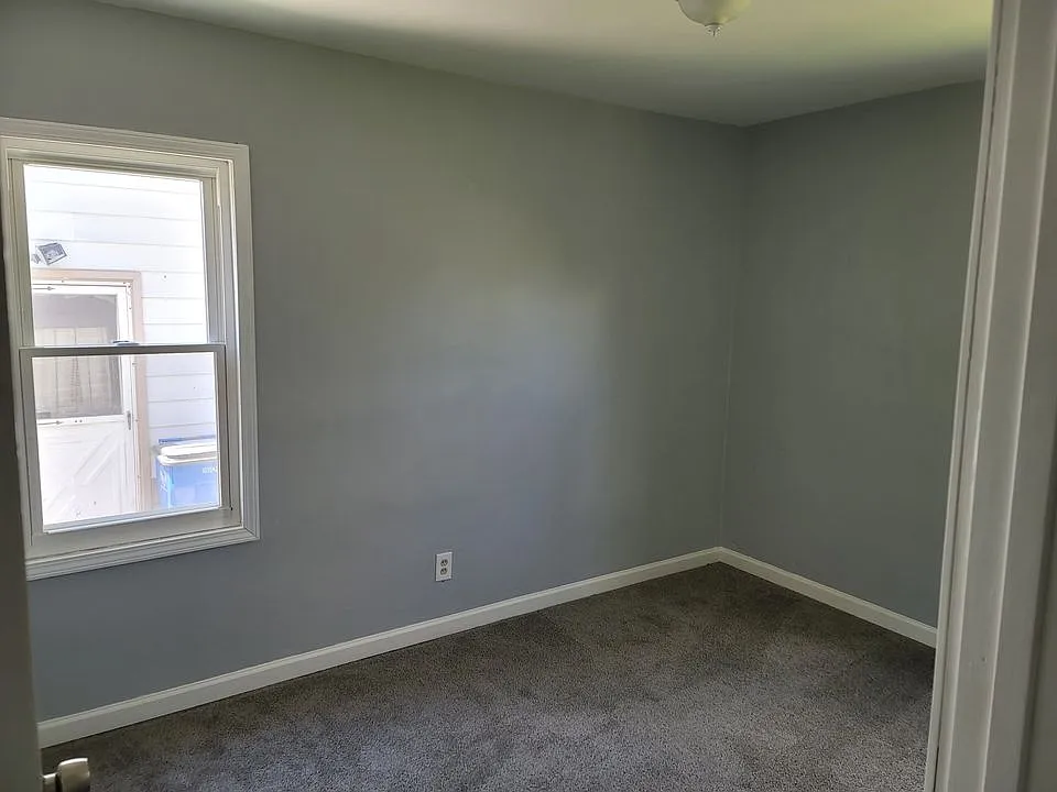 3 bed, 850 sqft, $1,500 — Photo 3