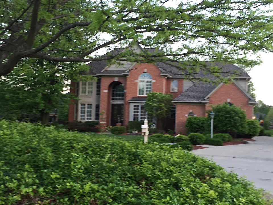 2nd image of 8966 Glenmoor Cir