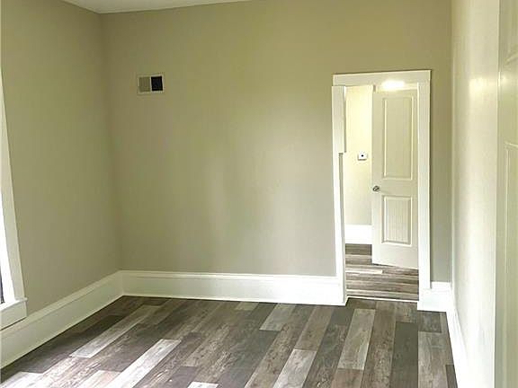 2nd image of 301 S Main St