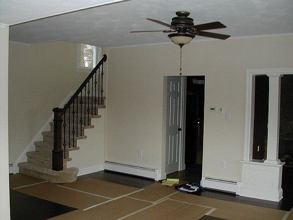 4th image of 318 W Monroe St
