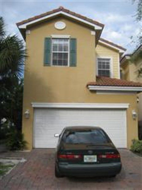1st image of 954 Pipers Cay Dr