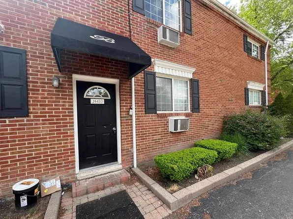 2445 Torquay Ave, Royal Oak, MI