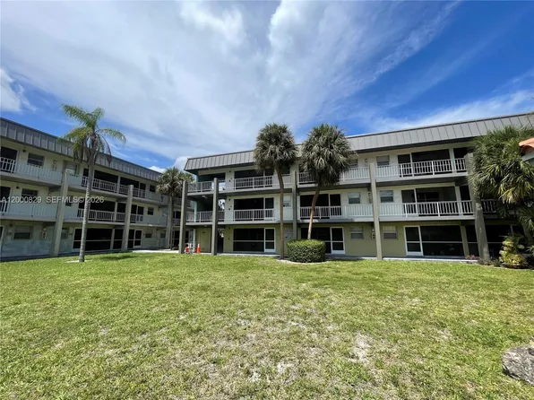 250 Layne Blvd APT 204, Hallandale, FL 33009
