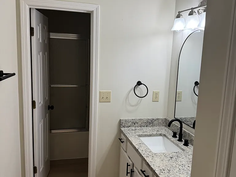 1416 Barnett Bend Cir — Photo 3