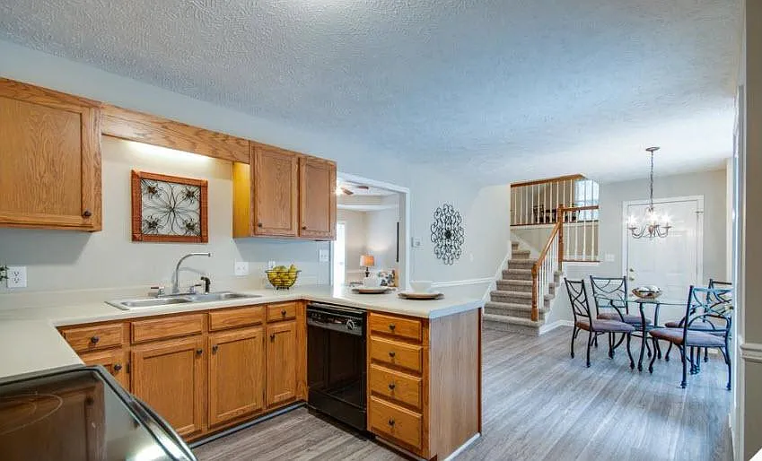 3 bed, 1581 sqft, $2,050 — Photo 3