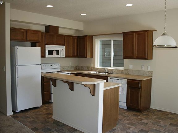 2nd image of 8715 NE 26th Way
