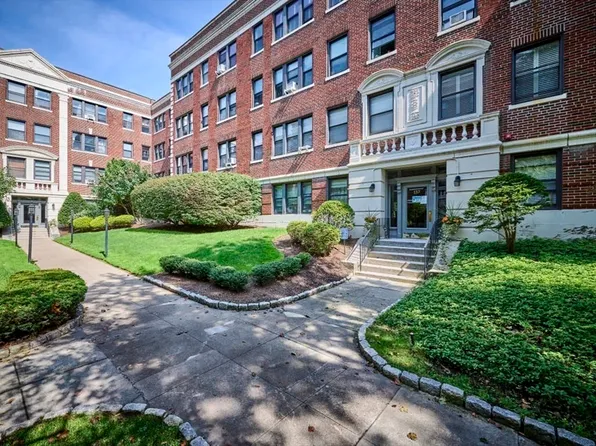 137 Englewood Ave APT 45, Brighton, MA 02135