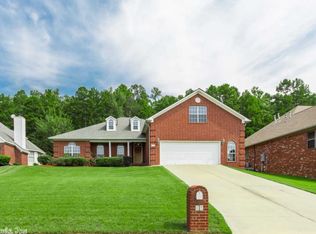 25 Ouachita Dr, Maumelle, AR 72113