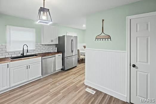 4th image of 18 Catherine Dr