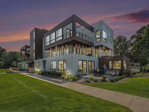 950 E Jackson Blvd Unit 102, Elkhart, IN 46516