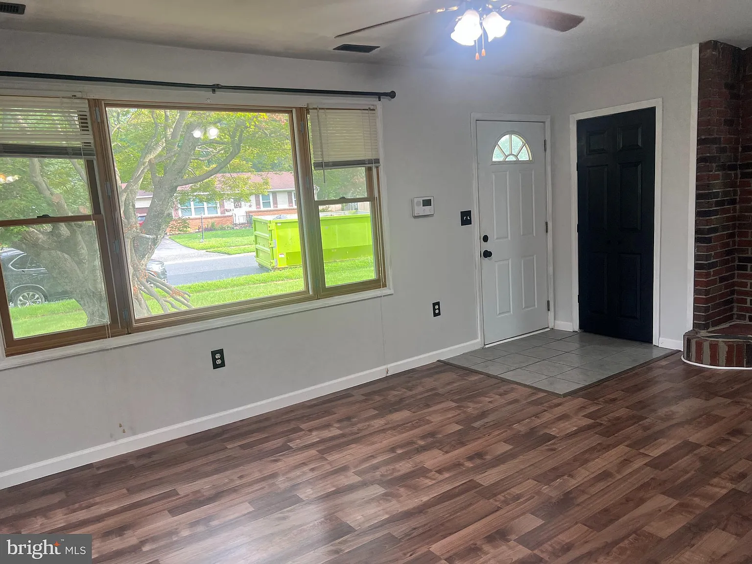 3 bed, 900 sqft, $1,800 — Photo 3