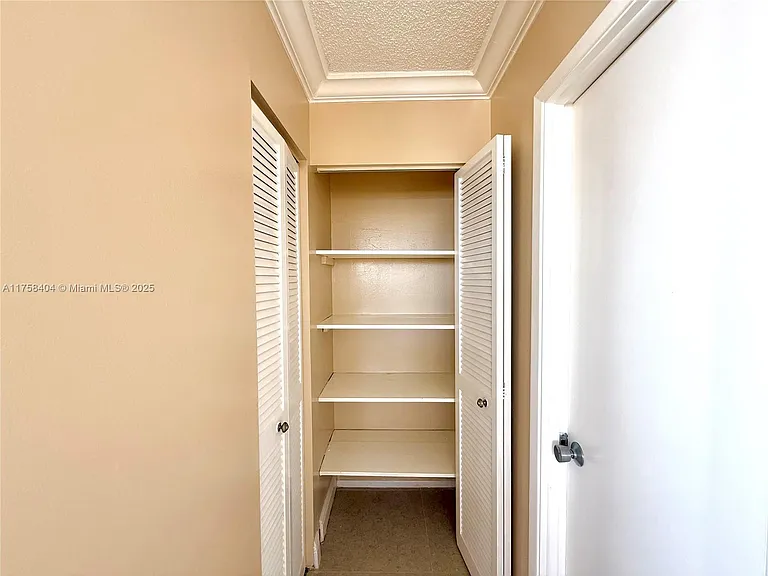 920 NE 199th St #4J — Photo 21