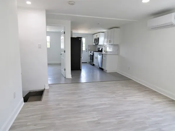 733 Irving Place image 2 of 9