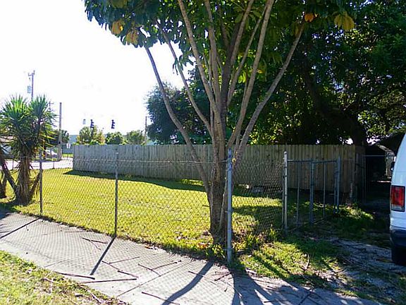 5th image of 5158 NW 32nd Ave