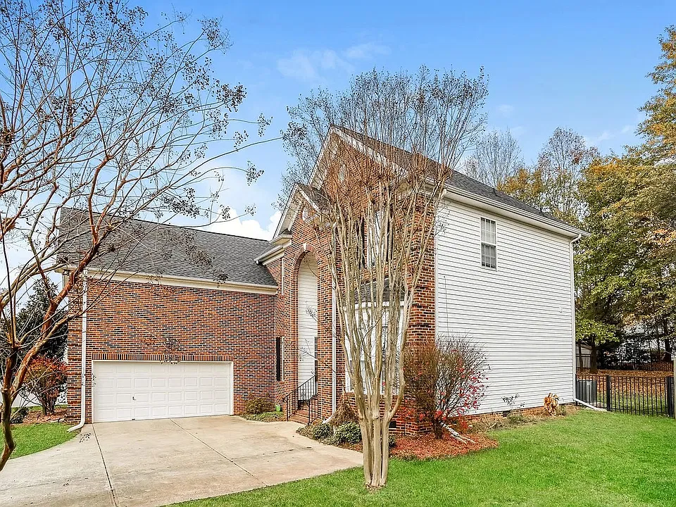 14827 Hawick Manor Ln