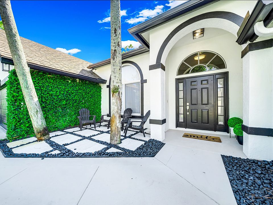 1st image of 13064 Meadowbreeze Dr