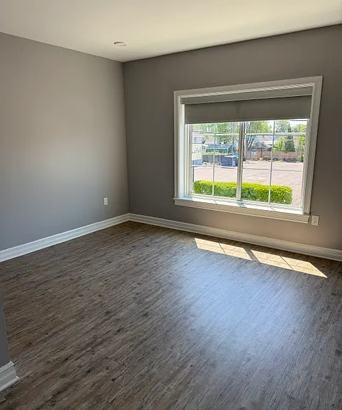 945 Kenmore Ave — Photo 5