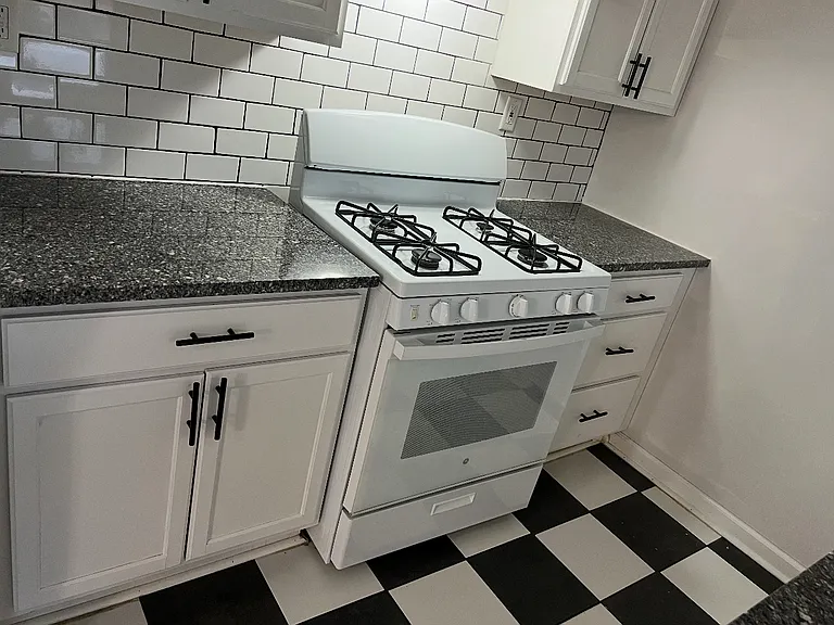 1080 Morrell St #13 — Photo 5