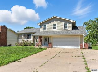 3914 N 94th St, Omaha, NE 68134