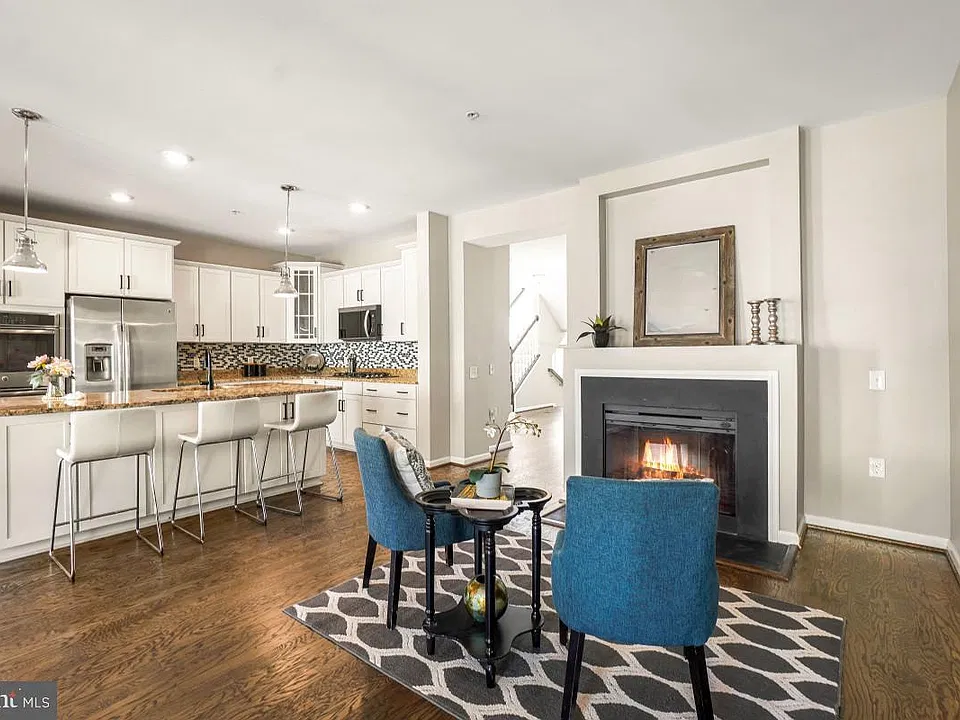 121 Copley Cir #34B