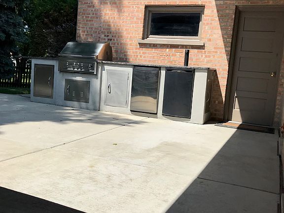 Patio Grill / Fridge