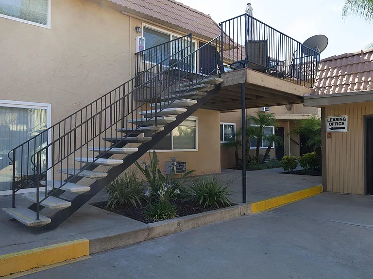 Mapleview Apartment Homes — Photo 15
