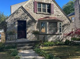 3208 N 48th St, Milwaukee, WI