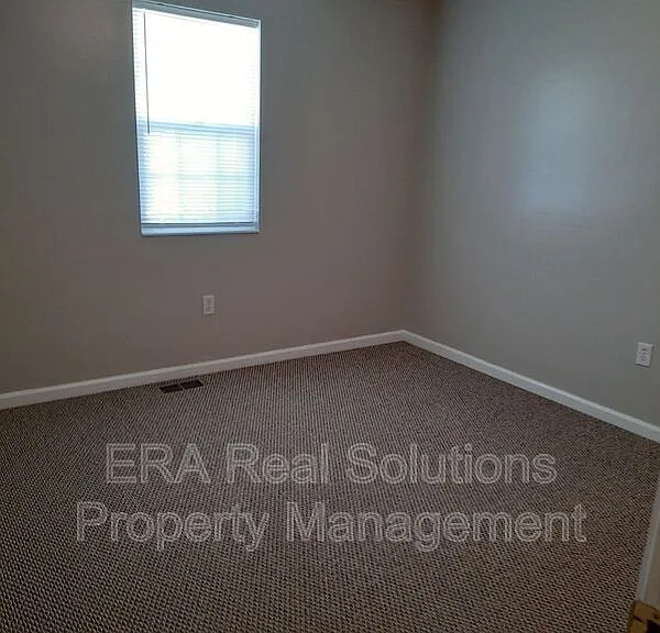 1060 N West St — Photo 11