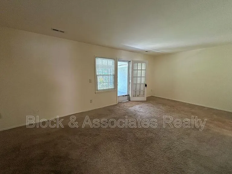 2962C Saint Marks Rd SW — Photo 5