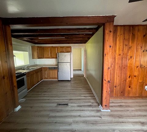 4th image of 1822 Canterbury Rd