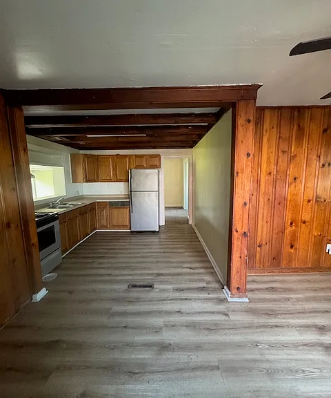 1822 Canterbury Rd — Photo 4