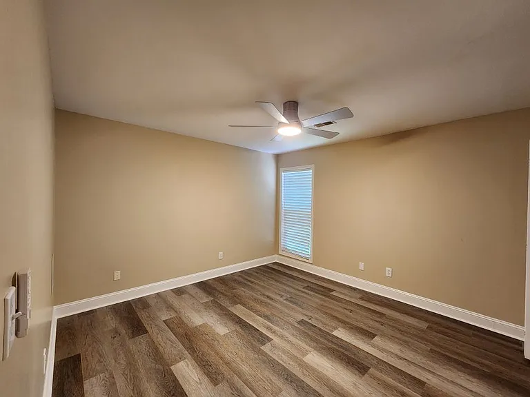 733 Woodland Pointe Pl — Photo 17