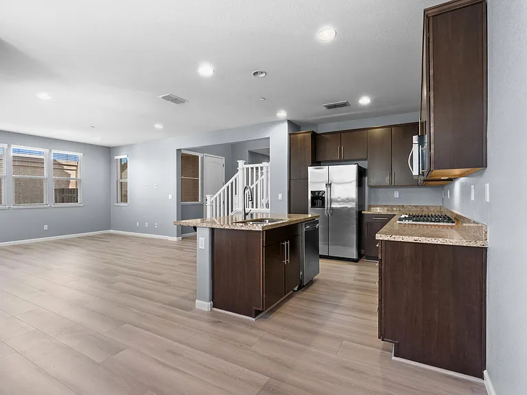 306 Misty Cir — Photo 12