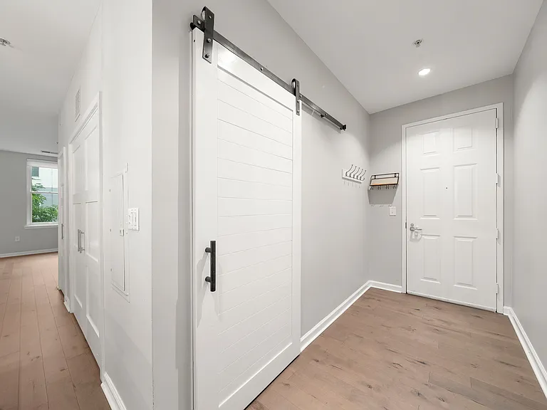 1100 Adams St #412 — Photo 7