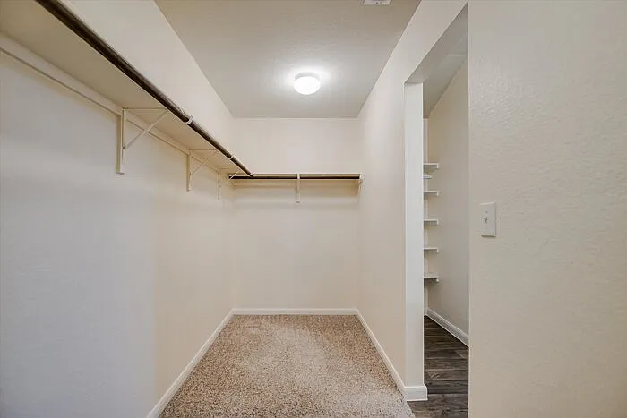 1011 Pembroke Ct — Photo 10