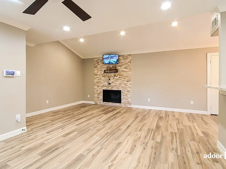 10329 Rockcrest Dr — Photo 6