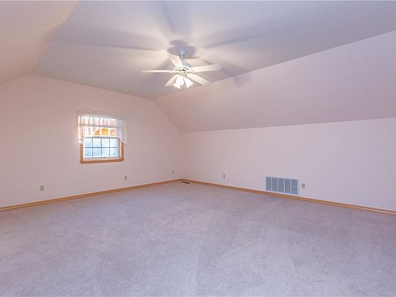 5th image of 13 Wiltshire Dr