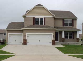 2160 SE Willowbrook Dr, Waukee, IA 50263