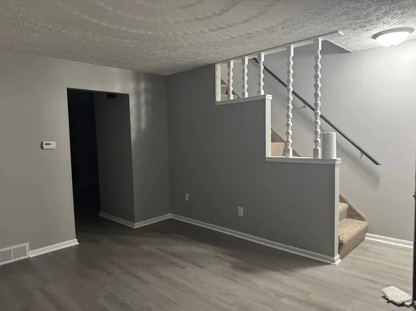 56 Lindbergh Ave APT C, Barberton, OH 44203