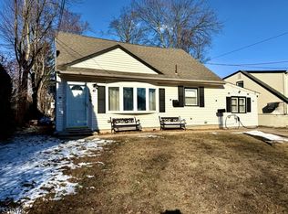41 Pinetree Dr, Parlin, NJ