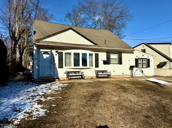 41 Pinetree Dr, Sayreville Boro, NJ 08859